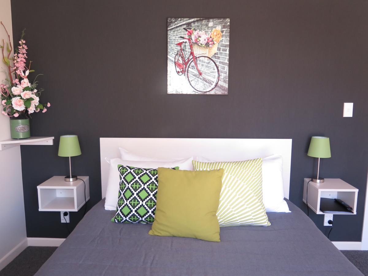 Mossburn Wheels And Reels Accommodation المظهر الخارجي الصورة