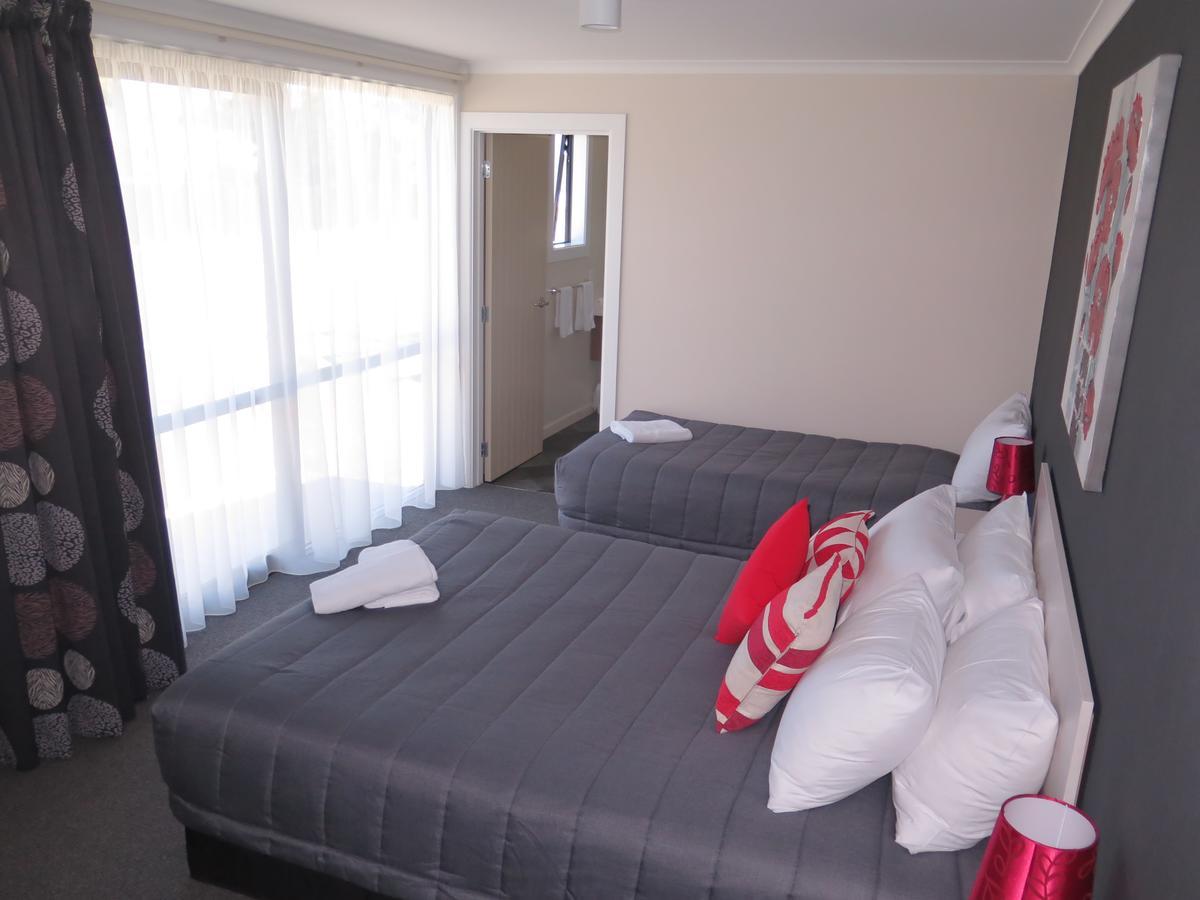 Mossburn Wheels And Reels Accommodation المظهر الخارجي الصورة