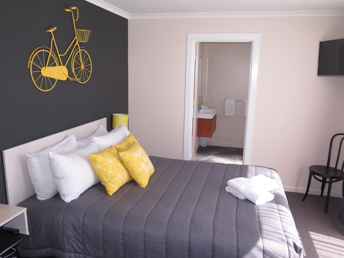 Mossburn Wheels And Reels Accommodation المظهر الخارجي الصورة